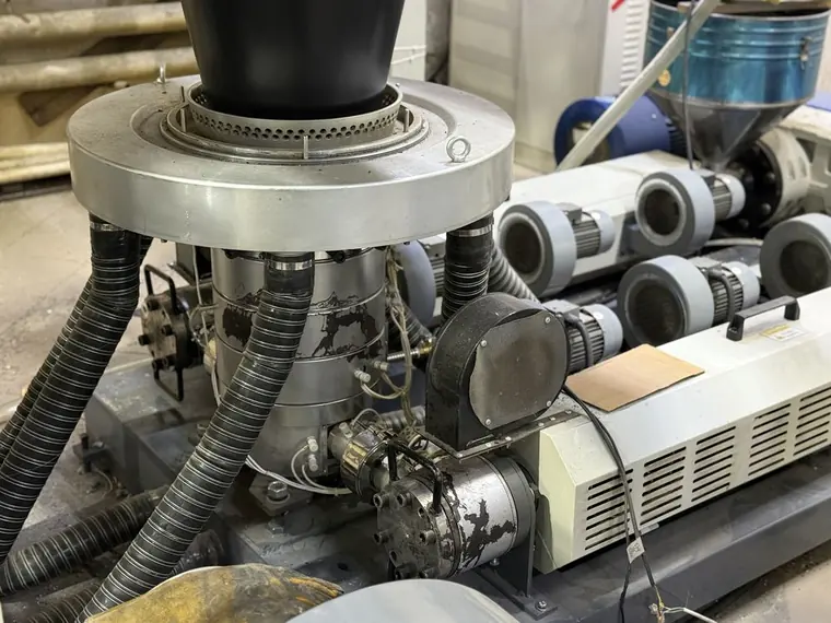 Film extruder at the MIRPACK plant